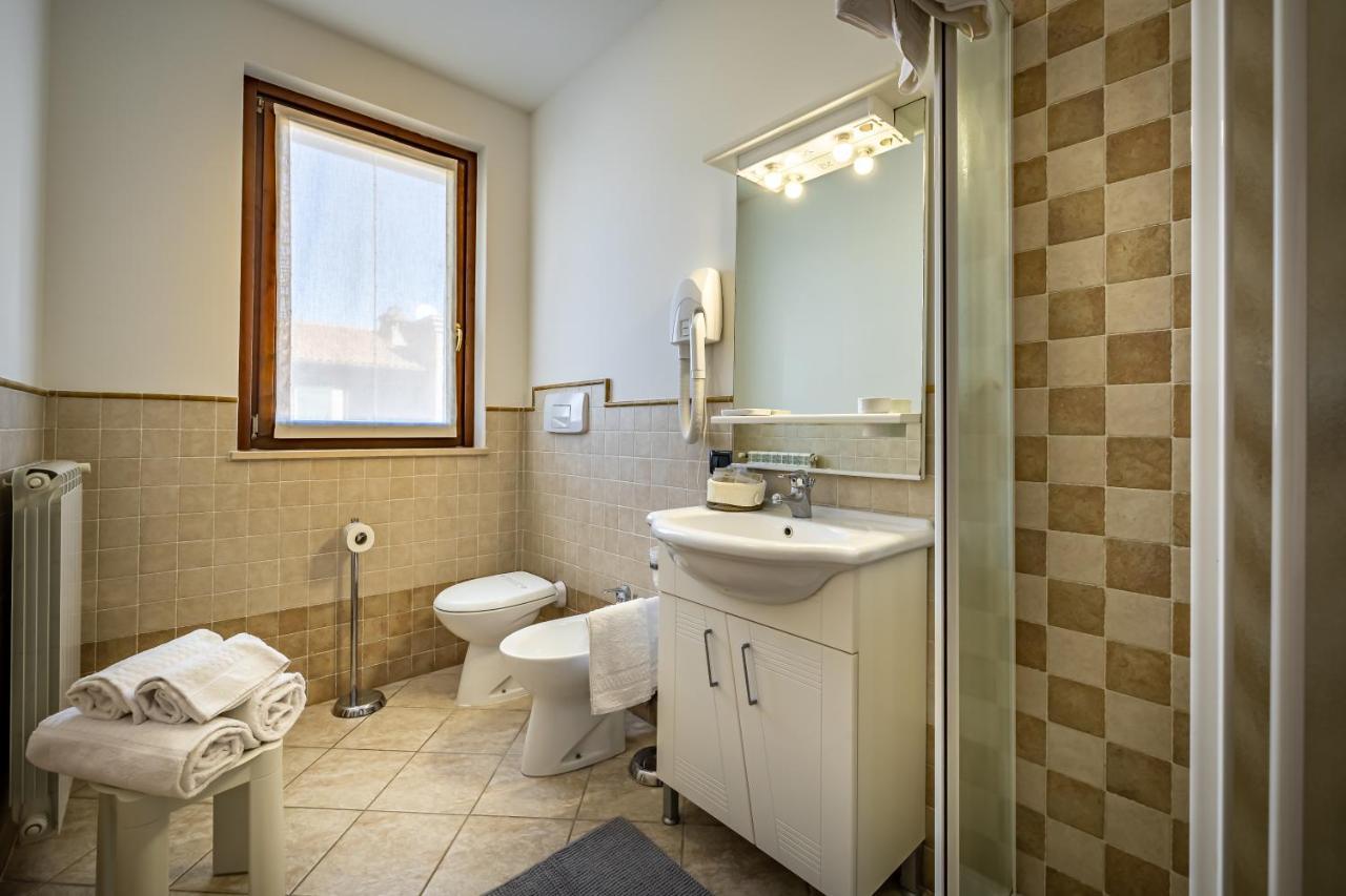 Casa Vacanze Arianna Rosia Bagian luar foto