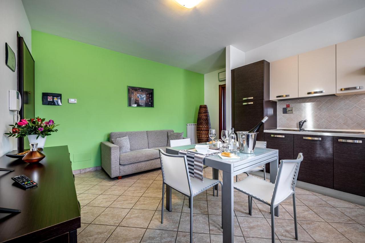 Casa Vacanze Arianna Rosia Bagian luar foto