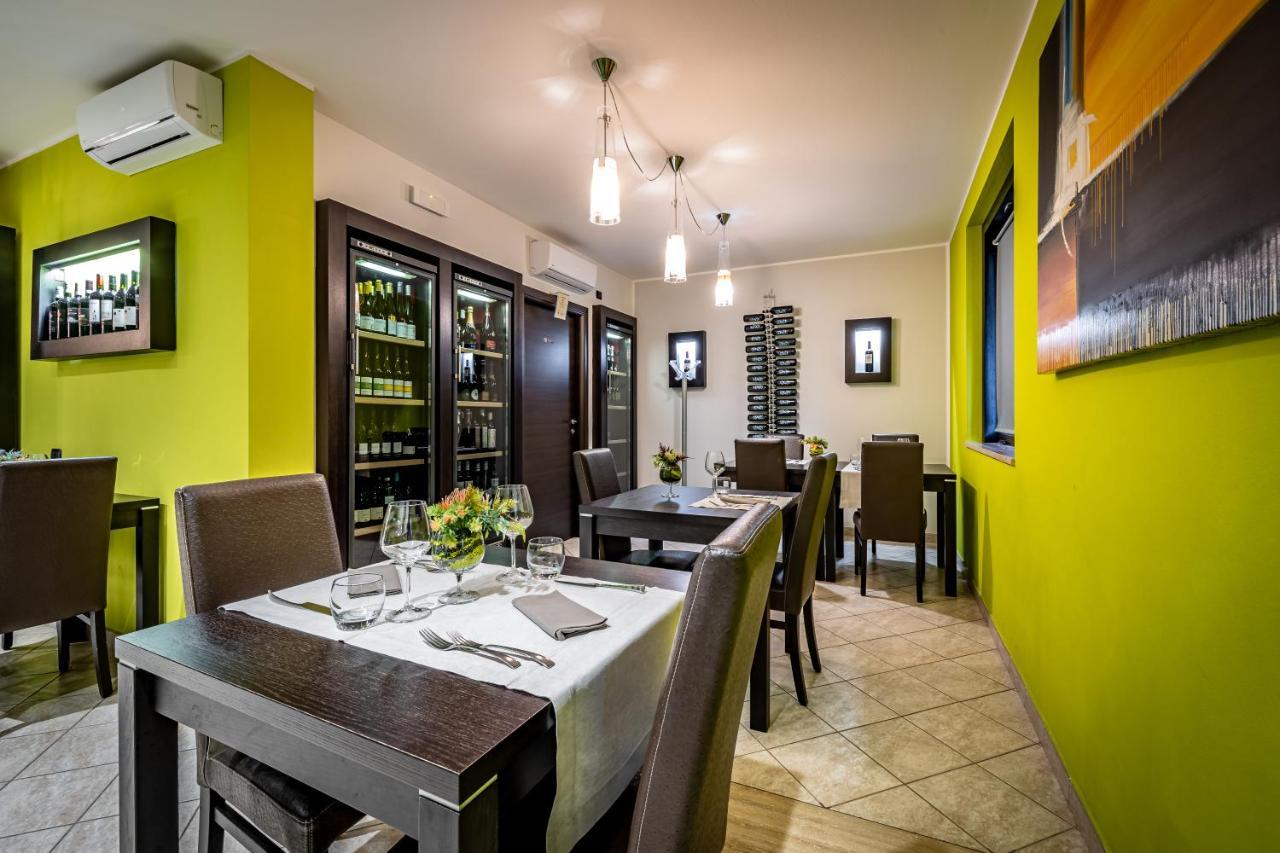Casa Vacanze Arianna Rosia Bagian luar foto